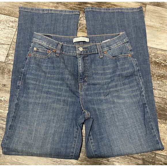 Levis Jeans Womens Size 12M 512 Bootcut Perfectly Slimming Dark Blue - Picture 1 of 16